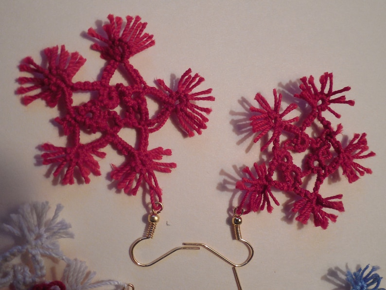 Tatted Star Earrings by Dove Country Tatting