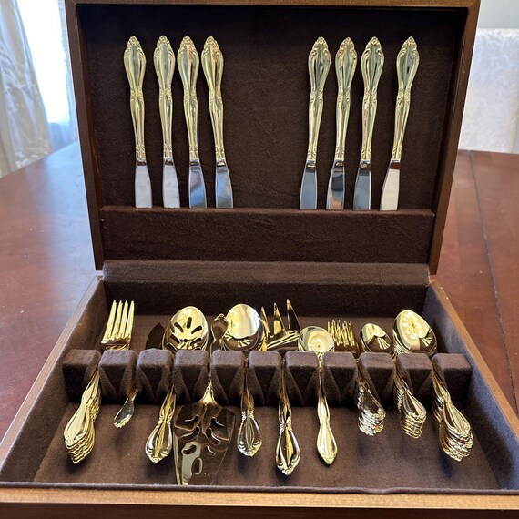 Gold tone silverware hotsell
