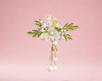 Lily of the Valley Hair Clip, Jade & Pearl Bridal Hairpiece