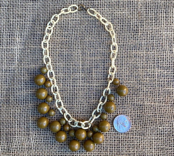 Art Deco Era Vintage Bakelite Beaded Necklace Oli… - image 3