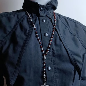 Różaniec gotycki z zawieszką w kształcie róży