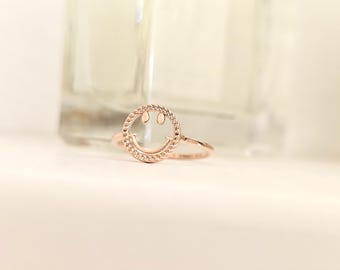 Anillo de oro macizo de 14 quilates hecho a mano con cara sonriente