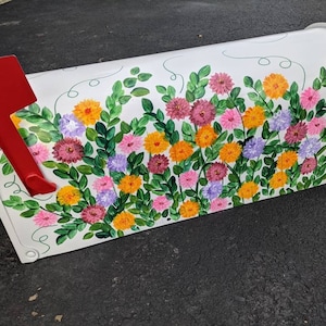 Bunte Dahlien handgemalter Briefkasten