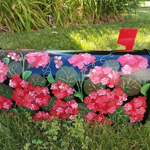 Geranien Blumen handgemalte Briefkästen