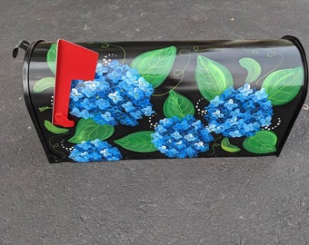 Buzón pintado con hortensias azules