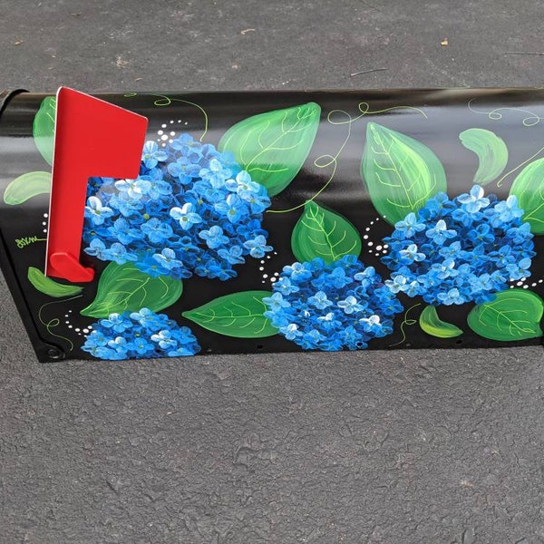 Blue hydrangea painted mailbox