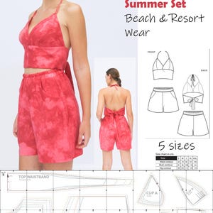 Puede incluir: Un patrón de costura para un conjunto de verano, que incluye un top halter y pantalones cortos. El patrón incluye cinco tallas, con medidas para la cintura, el busto y la cadera. El patrón está impreso en papel blanco con líneas negras.