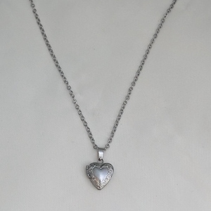 Dainty heart locket pendant necklace