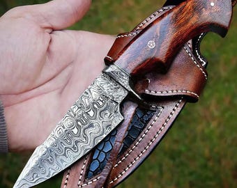 Handcrafted Hunting Knife: Damascus Steel Blade, Wood Handle