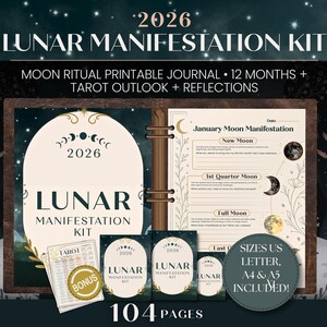 Könnte beinhalten: Ein 2026 Lunar Manifestation Kit mit einem druckbaren Journal, Tarot-Ausblick und Reflexionen. Das Kit umfasst 104 Seiten und ist in den Größen US Letter, A4 und A5 erhältlich. Das Design zeigt ein himmlisches Thema mit Mondphasen und Sternen.