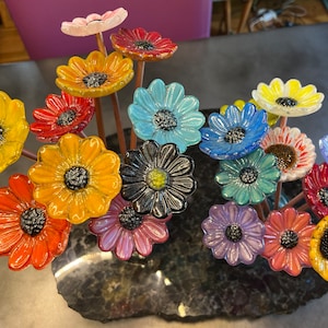 Glass Garden Art | Flower Bouquet | Glass Flower Centerpiece | Daisy | Sunflower | Garden Deco | Outdoor Yard Art | Artificial Fake Flowers