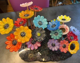 Glass Garden Art | Flower Bouquet | Glass Flower Centerpiece | Daisy | Sunflower | Garden Deco | Outdoor Garden Art | Yard Art | Fake Flower