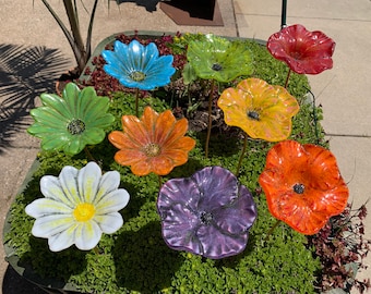 Glass Yard Art / Garden Deco / Glass Flower Stakes / Yard Art / Fused Glass Garden Decor / Plants / Plants for Outdoor / Indoor Plants