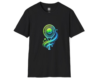 Camiseta unisex de estilo suave con raqueta y pelota de tenis, camiseta deportiva, regalo para amantes del tenis, camiseta para jugadores de tenis, ropa para fanáticos del tenis, camiseta del equipo de tenis