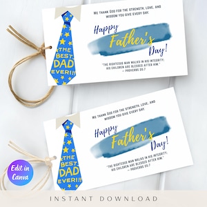 以下が含まれることがあります： 父の日のグリーティングカード。青いネクタイのデザインで、「The Best Dad Ever!!!」と「Happy Father's Day!」の文字が入っています。カードには聖書の詩と「Instant Download」の文字も含まれています。