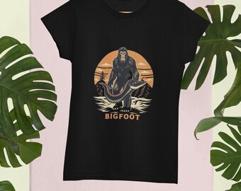 Camiseta de aventura Bigfoot, divertida camiseta para exteriores, camiseta unisex de algodón grueso para amantes de la naturaleza y ropa para acampar, regalo de Sasquatch