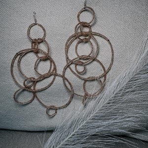 Örhängen med flera spiraler - Boho bronspärlor, snygga statement-smycken, unika accessoarer för kvinnor