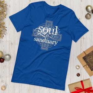 A camiseta unissex confortável "soul sanctuary" é um presente ideal para qualquer pessoa em um caminho espiritual.