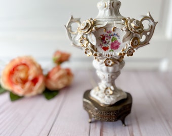 Vintage Floral Porcelain Table Lamp