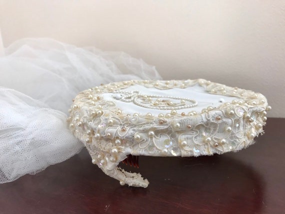 Vintage 1950's Beaded Satin Bridal Hat and Finger… - image 2