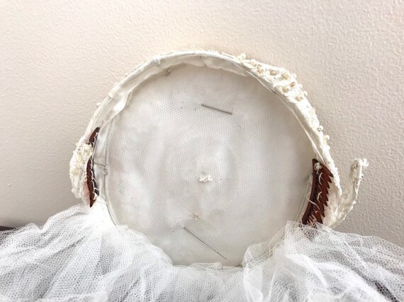 Vintage 1950's Beaded Satin Bridal Hat and Finger… - image 9