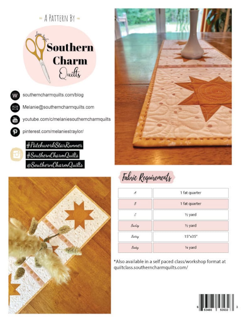 Puede incluir: Un patr&oacute;n de camino de mesa de estrella de retazos con fondo blanco, estrellas marrones y rayas melocot&oacute;n. El patr&oacute;n incluye instrucciones para los requisitos de tela, incluyendo 1/2 yarda de tela, 1 cuarto de tela y 15" x 35" de guata. El patr&oacute;n est&aacute; disponible en un formato de clase/taller autoguiado en quiltclass.southerncharmquilts.com.