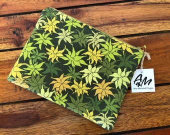 Mixed moss, medium zipper pouch, purse organiser in green and gold on a dark olive green background