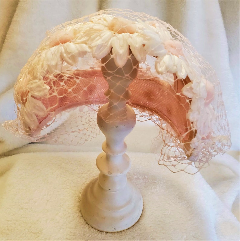 Vintage hat pink retro daisy hat tulle netting bow flowers 60/'s hat bridal Mother of Bride Maid of honor Derby hat Easter fascinator wedding