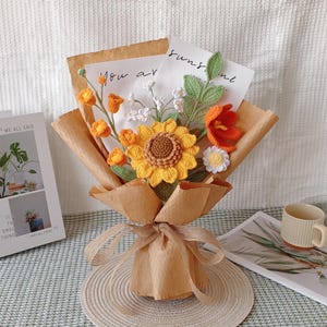 Gehäkelter Blumenstrauß - Gestrickter Sonnenblumenstrauß, geeignet für Hochzeit Brautstrauß, Jubiläum, Muttertag, Geburtstag, Abschlussgeschenke