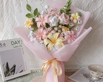 Bouquet all'uncinetto, fiori in filato rosa, bouquet da sposa, rose, peonie, crisantemi e forsizia all'uncinetto.