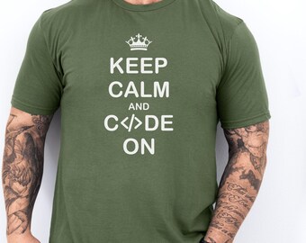 Keep Calm Code On Tシャツ：面白いプログラマーへのギフト、オタクプログラマーTシャツ
