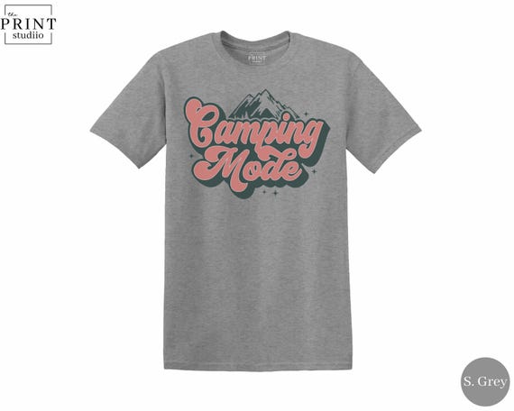 Retro Camping Mode Shirt: Vintage Outdoors Graphic Tee