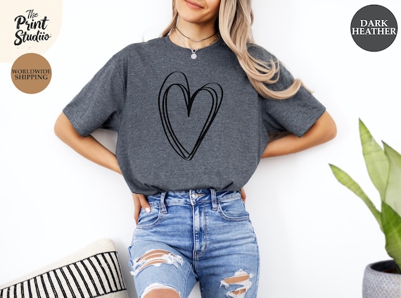 Doodle Heart Hand Drawn Shirt, Minimalist Love Design Tee, Cute Aesthetic Line Art T-Shirt, Stylish Simple Heart Drawing Shirt