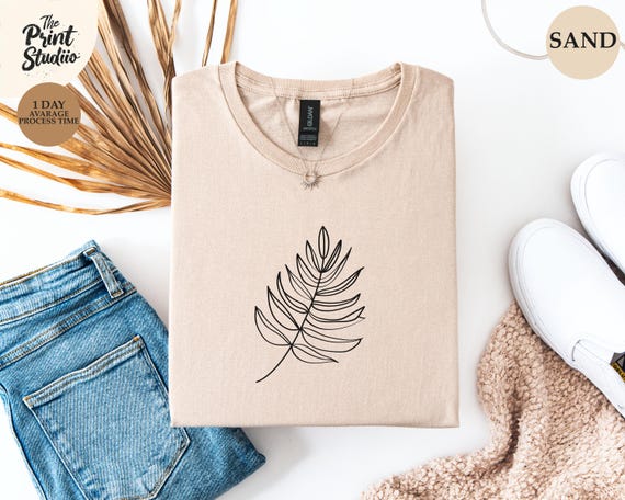 Summer Leaf T-Shirt Minimalist Hand Drawn Nature Design Tee Simple Line Art Leaf Shirt Stylish Summer Aesthetic Graphic Tee for Women