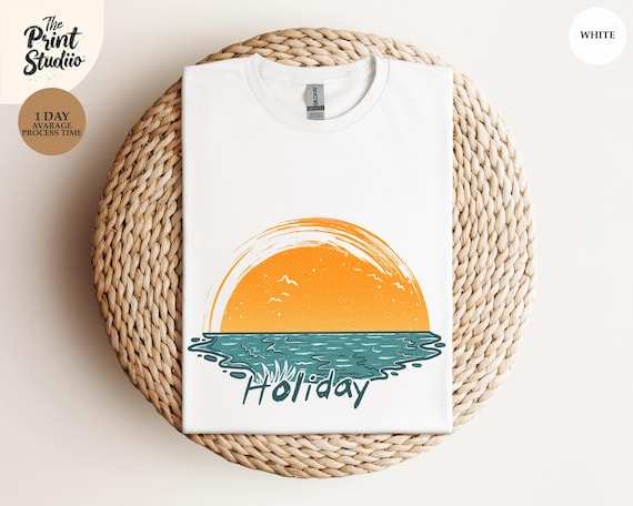 Holiday T-Shirt Hand Drawn Sunset Ocean Graphic Tee Minimalist Summer Beach Vibes Aesthetic Vacation Shirt Stylish Coastal Design