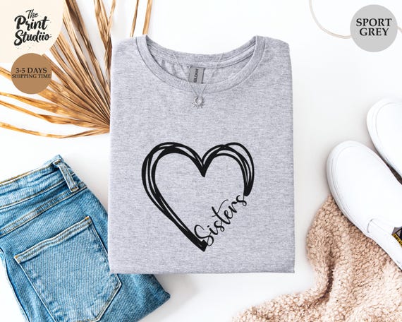 Sisters Heart T-Shirt Minimalist Hand Drawn Black Heart Tee Cute Matching Shirt for Sisters Simple Stylish Gift for Sister Bond Tee
