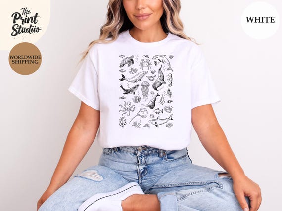 Summer Fish Doodle T-Shirt Minimalist Line Art Graphic Tee Stylish Simple Ocean Design Shirt Beach Lover Gift Summer Vibes Tee