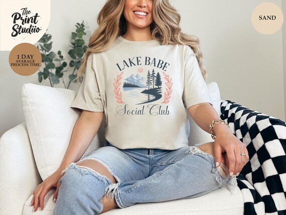 Lake Babe Social Club Shirt, Retro Summer Vibes Tee, Vintage Lake Life T-shirt, Beach Holiday Shirt, Boho Vacation Tee, Chill Water Apparel