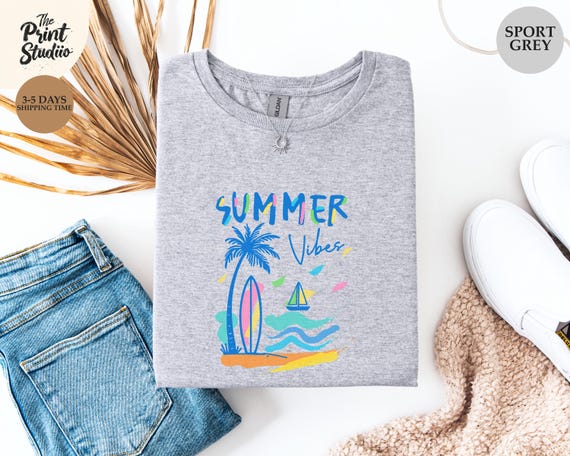 Summer Vibes T-Shirt Hand Drawn Minimalist Beach Graphic Tee Stylish Cool Aesthetic Retro Sun Sea Holiday Vacation Shirt Gift for Her