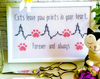 Patrón de punto de cruz en PDF de huellas de gato con electrocardiograma, creado por SunflowerCrossStitch.