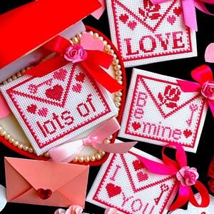 Set di 4 ornamenti di San Valentino schemi punto croce Pdf di SunflowerCrossStitch - CrossStitchingForFun