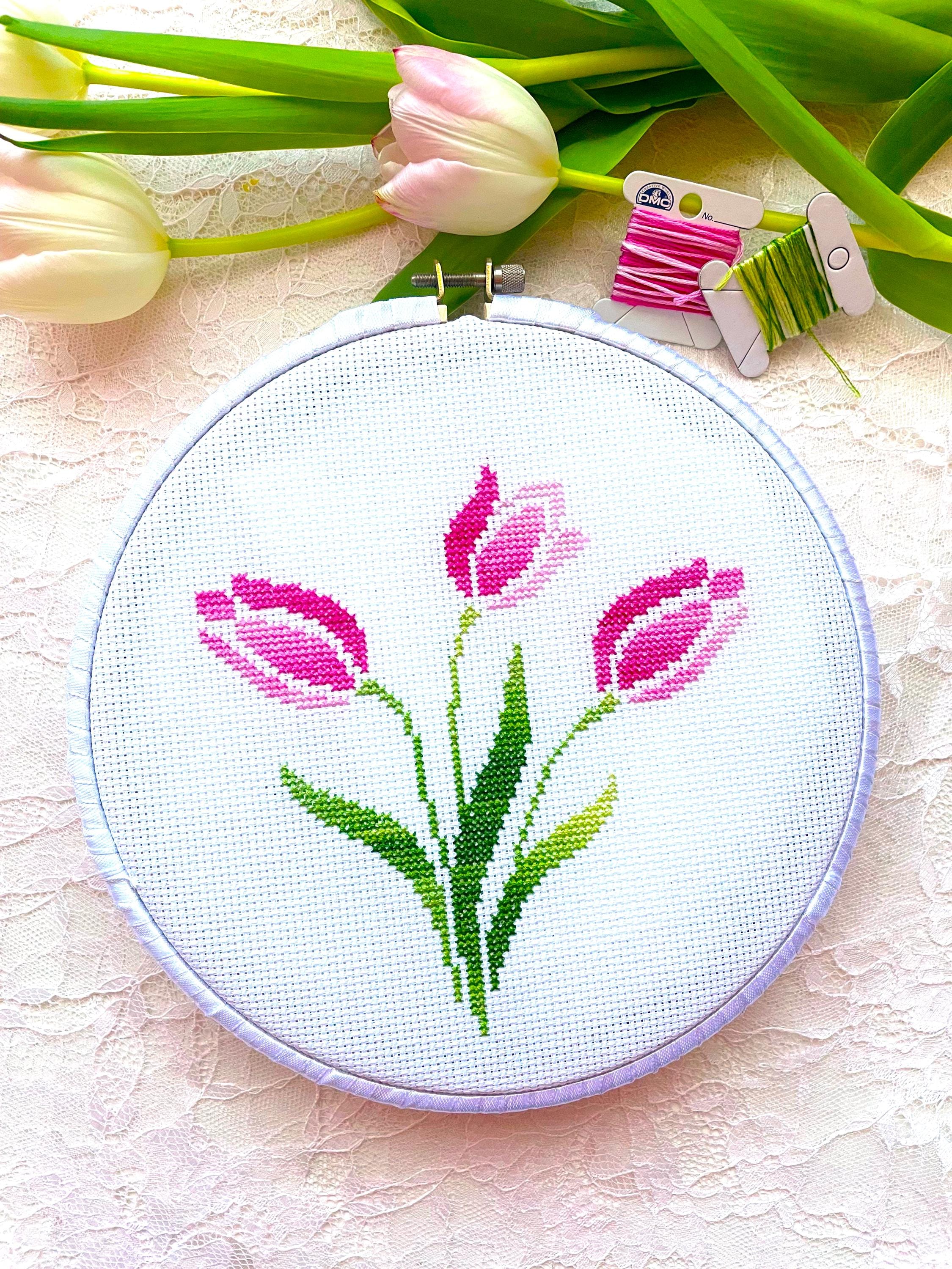 カッティングダイ(中古品☆) 51 SunflowerCrossStitchによる多彩な水彩チューリップのクロスステッチ