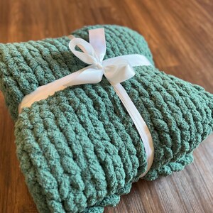 Solid Color Chunky Knit Blanket, Throw Blanket, Hand Knit Blanket