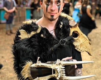 Sabertooth Jawbone Bracer