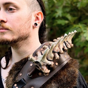 Ursine spine shoulder armor