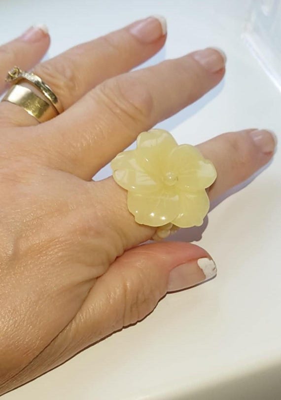 JADE YELLOW  Jade Flower statement ring, no metal… - image 2