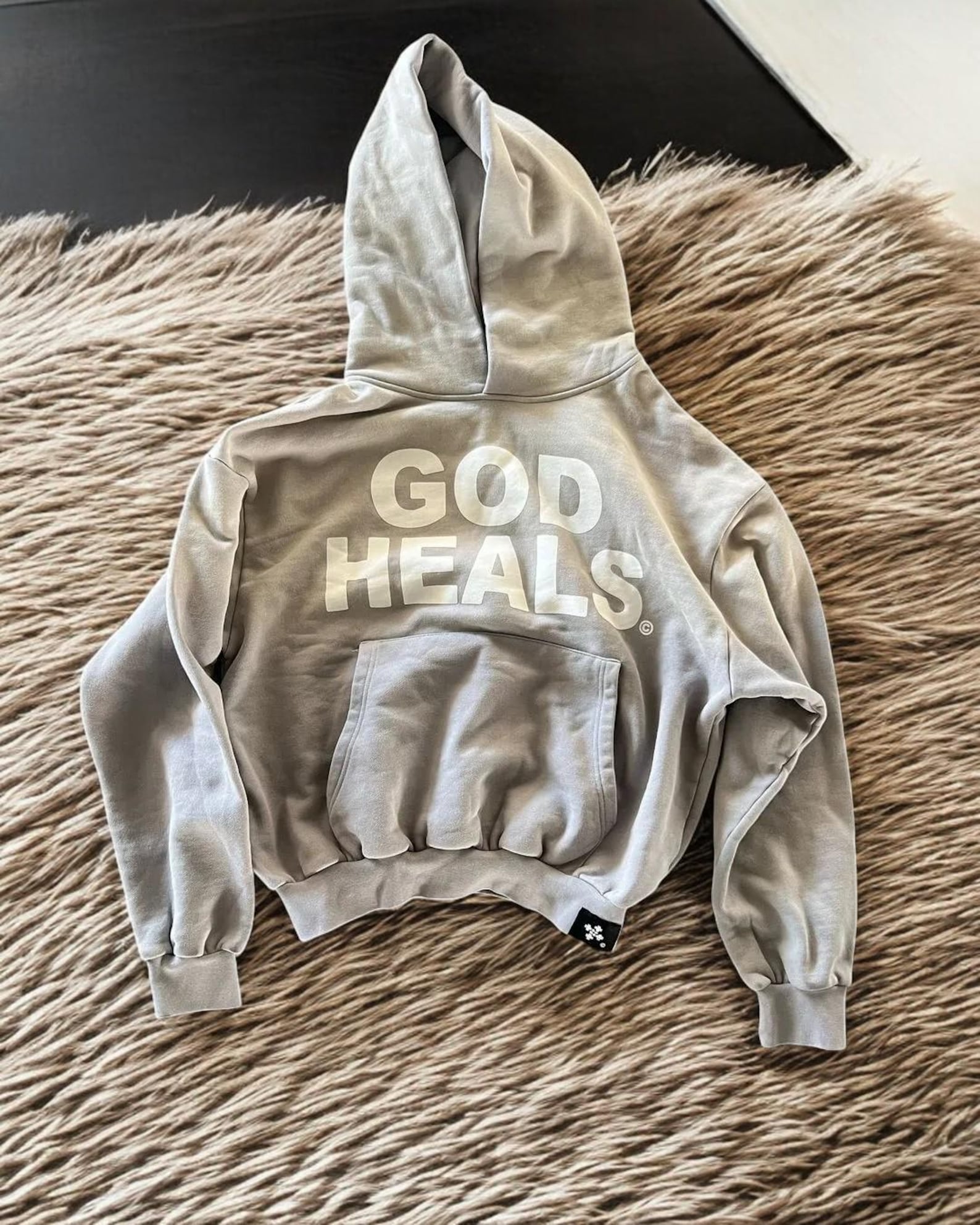 Bold 'god Heals' Hoodie: Inspirational Message, Comfortable Unisex