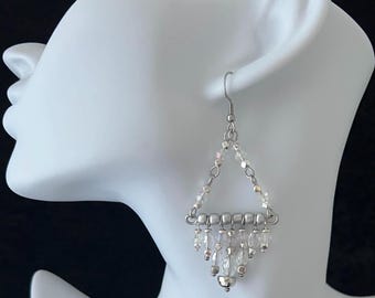 Kleurrijke handgemaakte oorbellen | Verkrijgbaar in verschillende kleuren | Handgemaakte sieraden in boho-stijl van draad en kralen | Gemaakt door mij