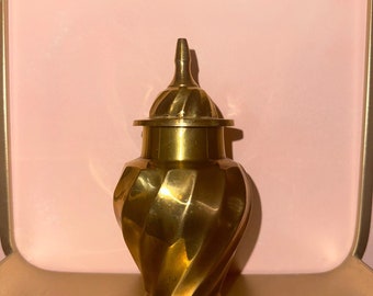 Small Vintage Brass Swirl Ginger Jar with Lid | Mid Century Gold Metal Container Vase Urn Chinoiserie Bohemian Chinese Mantel Decor Storage