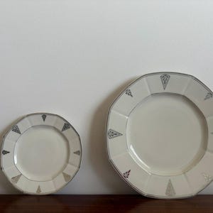 Excelentes pratos de jantar Art Déco Limoges - Porcelana comunitária, creme marfim com platina, conjunto de 14 porções de porcelana vintage para casamento